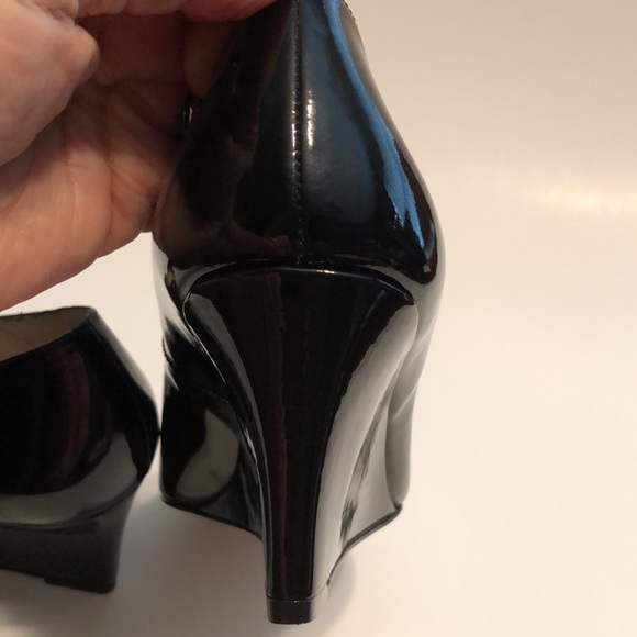 L. K. Bennett London Black Patient Leather Wedge Size 39 - Picture 7 of 9